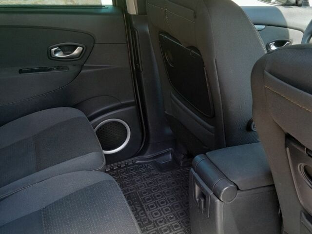 Коричневий Рено Сценік II, об'ємом двигуна 1.9 л та пробігом 244 тис. км за 7200 $, фото 2 на Automoto.ua