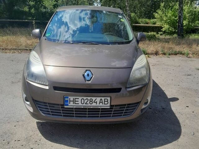 Коричневий Рено Сценік II, об'ємом двигуна 1.9 л та пробігом 244 тис. км за 7200 $, фото 5 на Automoto.ua