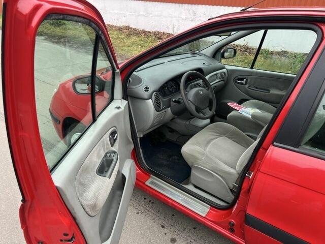 Красный Рено Сценик II, объемом двигателя 1.9 л и пробегом 218 тыс. км за 2555 $, фото 3 на Automoto.ua