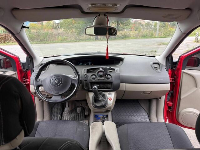 Рено Сценик II 2004 в Виннице на Automoto.ua Красный Рено Сценик II, объемом двигателя 1.6 л и пробегом 294 тыс. км за 4200 $, фото 5 на Automoto.ua