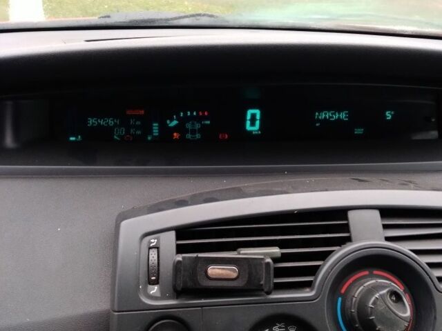 Червоний Рено Сценік II, об'ємом двигуна 9 л та пробігом 360 тис. км за 3500 $, фото 5 на Automoto.ua