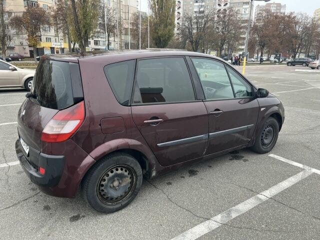 Красный Рено Сценик II, объемом двигателя 1.5 л и пробегом 292 тыс. км за 3200 $, фото 3 на Automoto.ua