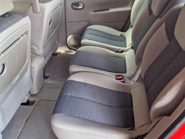 Красный Рено Сценик II, объемом двигателя 1.6 л и пробегом 205 тыс. км за 4700 $, фото 15 на Automoto.ua