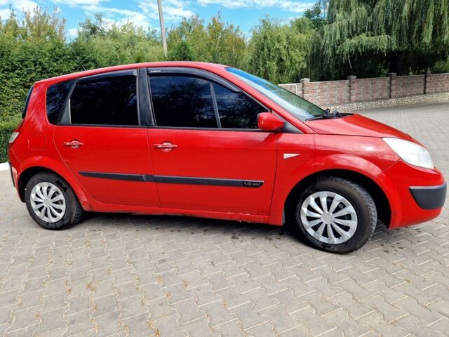 Красный Рено Сценик II, объемом двигателя 1.6 л и пробегом 205 тыс. км за 4700 $, фото 6 на Automoto.ua