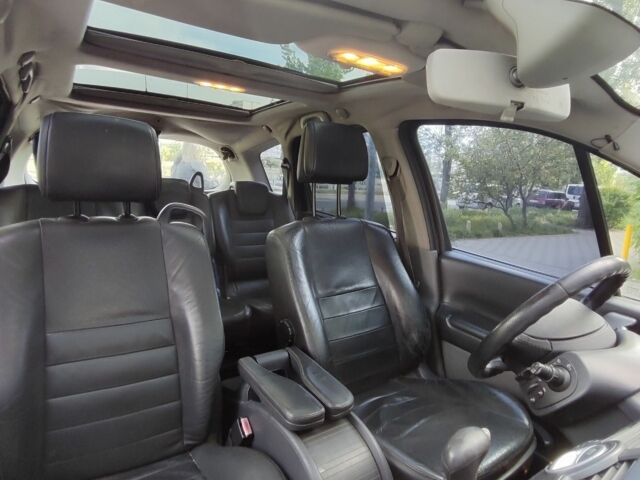 Рено Сценік II 2005 у Києві на Automoto.ua Червоний Рено Сценік II, об'ємом двигуна 2 л та пробігом 280 тис. км за 3500 $, фото 3 на Automoto.ua