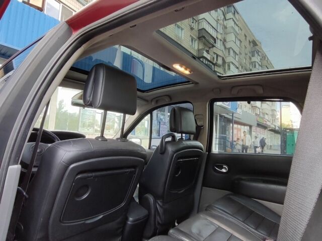 Рено Сценік II 2005 у Києві на Automoto.ua Червоний Рено Сценік II, об'ємом двигуна 2 л та пробігом 280 тис. км за 3500 $, фото 9 на Automoto.ua