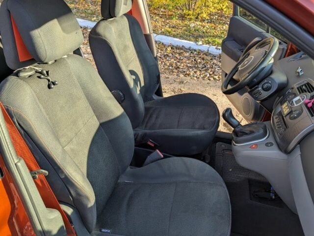 Красный Рено Сценик II, объемом двигателя 1.6 л и пробегом 143 тыс. км за 5800 $, фото 6 на Automoto.ua