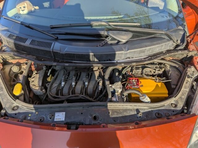 Красный Рено Сценик II, объемом двигателя 1.6 л и пробегом 143 тыс. км за 5800 $, фото 5 на Automoto.ua