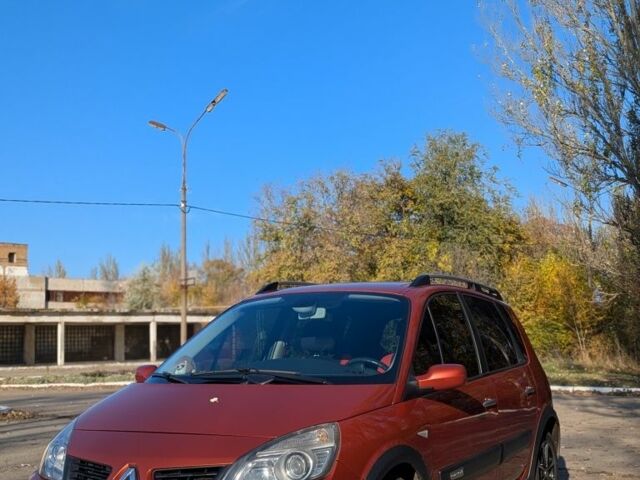 Красный Рено Сценик II, объемом двигателя 1.6 л и пробегом 143 тыс. км за 5800 $, фото 1 на Automoto.ua