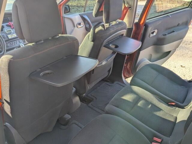 Красный Рено Сценик II, объемом двигателя 1.6 л и пробегом 143 тыс. км за 5800 $, фото 8 на Automoto.ua