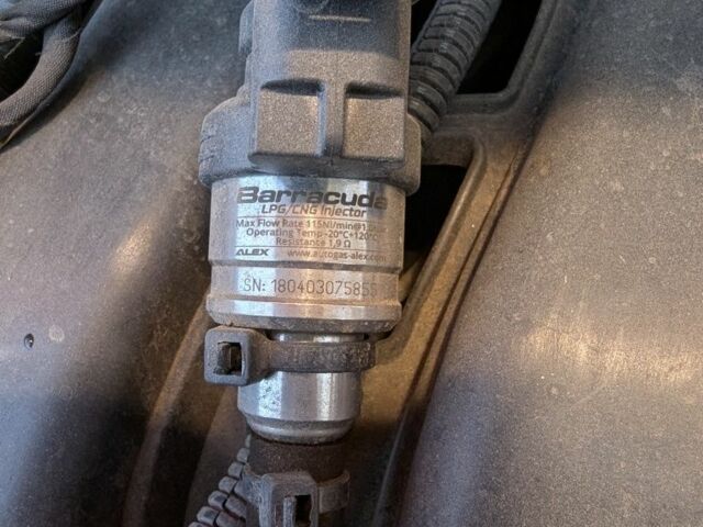 Красный Рено Сценик II, объемом двигателя 1.6 л и пробегом 143 тыс. км за 5800 $, фото 14 на Automoto.ua