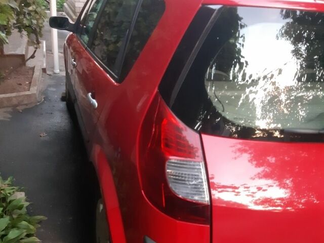 Красный Рено Сценик II, объемом двигателя 1.5 л и пробегом 264 тыс. км за 5650 $, фото 5 на Automoto.ua