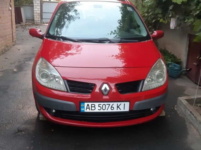 Красный Рено Сценик II, объемом двигателя 1.5 л и пробегом 264 тыс. км за 5650 $, фото 6 на Automoto.ua