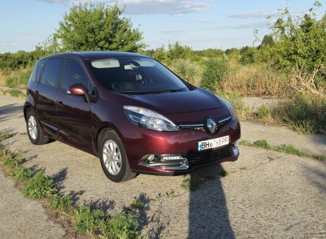 Красный Рено Сценик II, объемом двигателя 1.5 л и пробегом 247 тыс. км за 8150 $, фото 1 на Automoto.ua