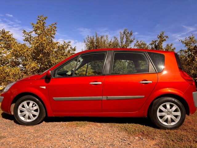 Красный Рено Сценик II, объемом двигателя 1.6 л и пробегом 170 тыс. км за 5200 $, фото 7 на Automoto.ua