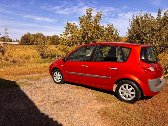 Красный Рено Сценик II, объемом двигателя 1.6 л и пробегом 170 тыс. км за 5200 $, фото 9 на Automoto.ua