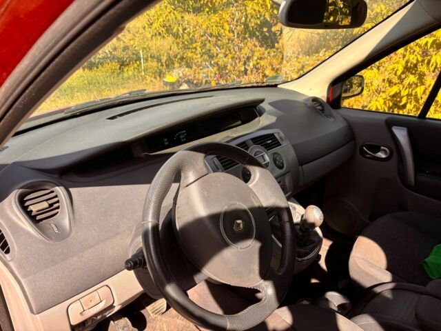 Красный Рено Сценик II, объемом двигателя 1.6 л и пробегом 170 тыс. км за 5200 $, фото 1 на Automoto.ua