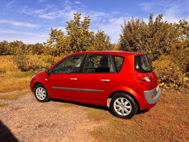 Красный Рено Сценик II, объемом двигателя 1.6 л и пробегом 170 тыс. км за 5200 $, фото 10 на Automoto.ua