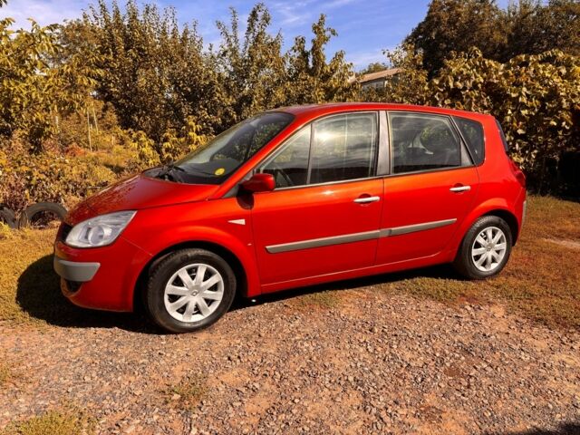 Красный Рено Сценик II, объемом двигателя 1.6 л и пробегом 170 тыс. км за 5200 $, фото 11 на Automoto.ua