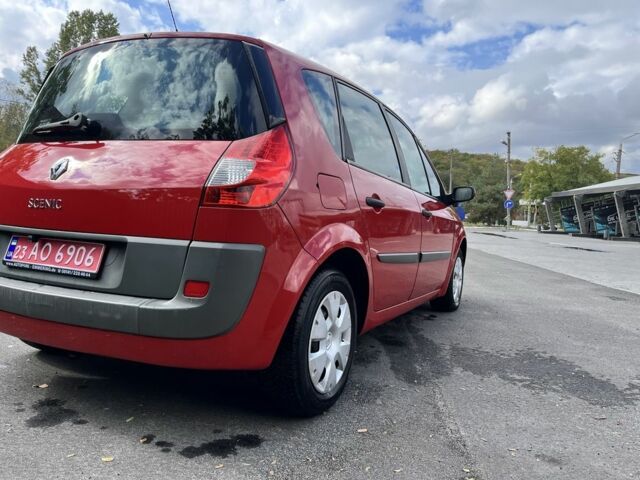 Красный Рено Сценик II, объемом двигателя 1.6 л и пробегом 202 тыс. км за 5350 $, фото 3 на Automoto.ua