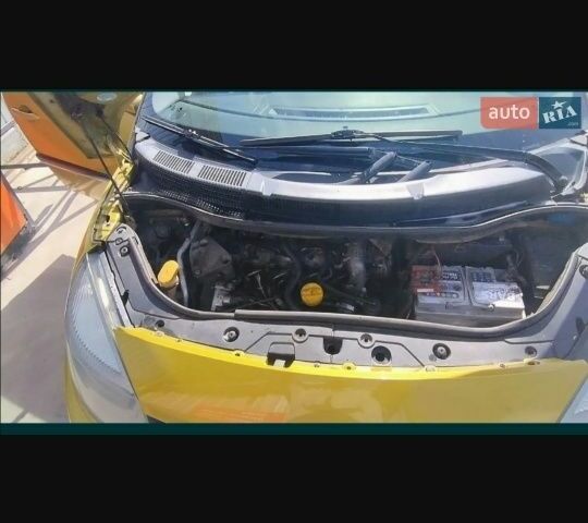 Жовтий Рено Сценік II, об'ємом двигуна 1.9 л та пробігом 188 тис. км за 4900 $, фото 4 на Automoto.ua