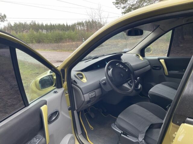 Желтый Рено Сценик II, объемом двигателя 1.6 л и пробегом 270 тыс. км за 3900 $, фото 5 на Automoto.ua