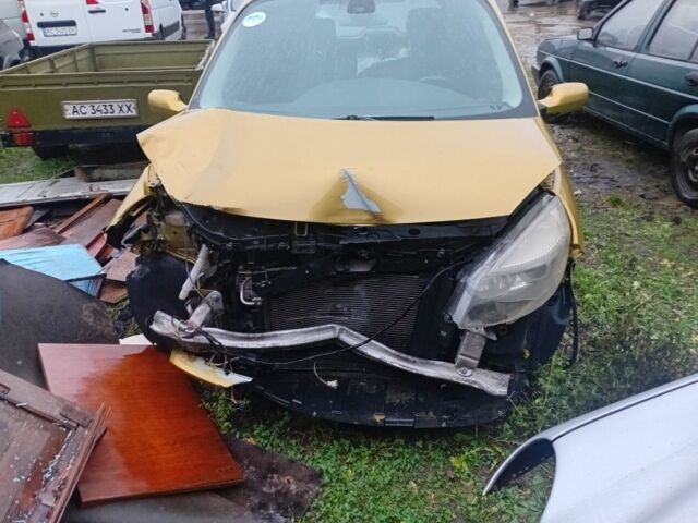 Жовтий Рено Сценік II, об'ємом двигуна 1.6 л та пробігом 270 тис. км за 2000 $, фото 3 на Automoto.ua