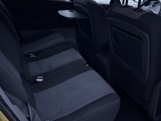 Жовтий Рено Сценік II, об'ємом двигуна 1.6 л та пробігом 230 тис. км за 4800 $, фото 16 на Automoto.ua