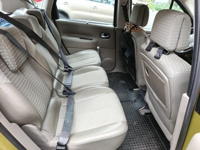 Желтый Рено Сценик II, объемом двигателя 2 л и пробегом 240 тыс. км за 4500 $, фото 4 на Automoto.ua