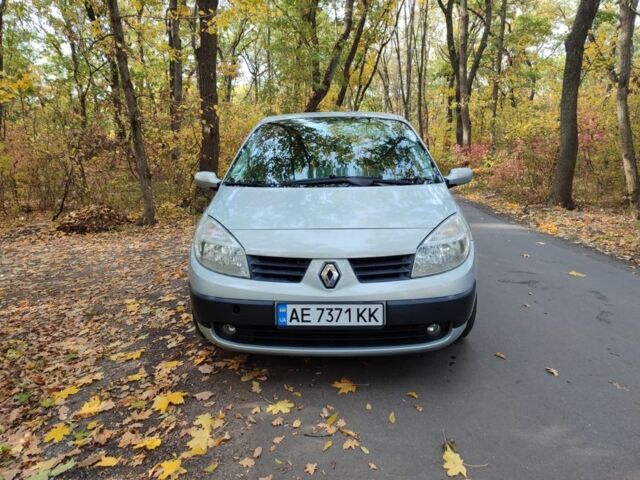 Серый Рено Сценик II, объемом двигателя 1.6 л и пробегом 250 тыс. км за 4600 $, фото 5 на Automoto.ua