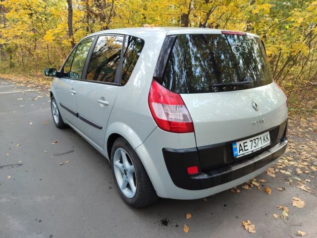 Серый Рено Сценик II, объемом двигателя 1.6 л и пробегом 250 тыс. км за 4600 $, фото 4 на Automoto.ua