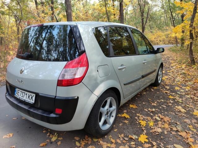 Серый Рено Сценик II, объемом двигателя 1.6 л и пробегом 250 тыс. км за 4600 $, фото 1 на Automoto.ua