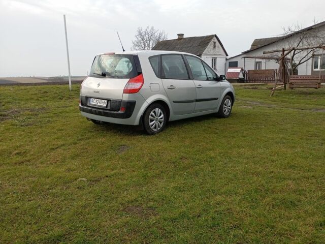 Серый Рено Сценик II, объемом двигателя 1.6 л и пробегом 220 тыс. км за 3900 $, фото 2 на Automoto.ua