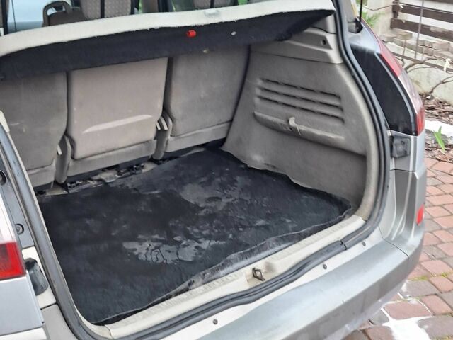 Серый Рено Сценик II, объемом двигателя 1.9 л и пробегом 315 тыс. км за 3900 $, фото 11 на Automoto.ua