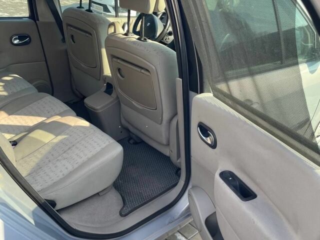 Серый Рено Сценик II, объемом двигателя 1.5 л и пробегом 222 тыс. км за 4000 $, фото 7 на Automoto.ua