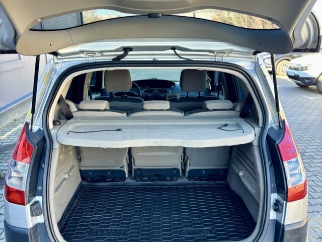 Серый Рено Сценик II, объемом двигателя 1.6 л и пробегом 230 тыс. км за 4750 $, фото 18 на Automoto.ua