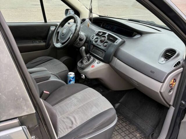 Серый Рено Сценик II, объемом двигателя 1.6 л и пробегом 250 тыс. км за 4600 $, фото 6 на Automoto.ua