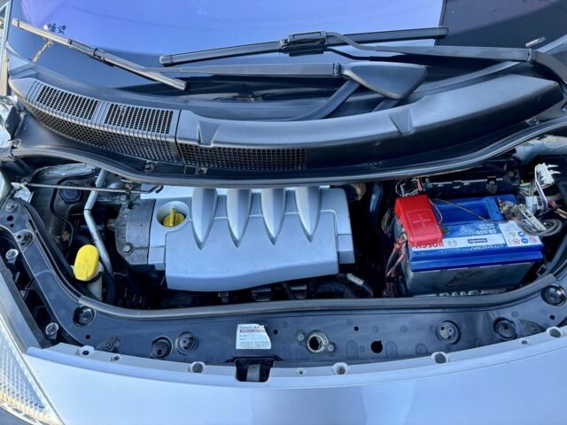 Серый Рено Сценик II, объемом двигателя 1.6 л и пробегом 230 тыс. км за 4750 $, фото 16 на Automoto.ua