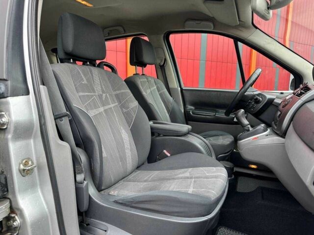 Сірий Рено Сценік II, об'ємом двигуна 0 л та пробігом 302 тис. км за 4990 $, фото 10 на Automoto.ua