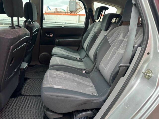 Сірий Рено Сценік II, об'ємом двигуна 0 л та пробігом 302 тис. км за 4990 $, фото 8 на Automoto.ua