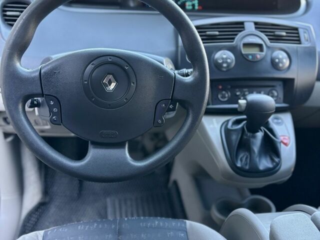 Серый Рено Сценик II, объемом двигателя 1.6 л и пробегом 230 тыс. км за 4750 $, фото 15 на Automoto.ua