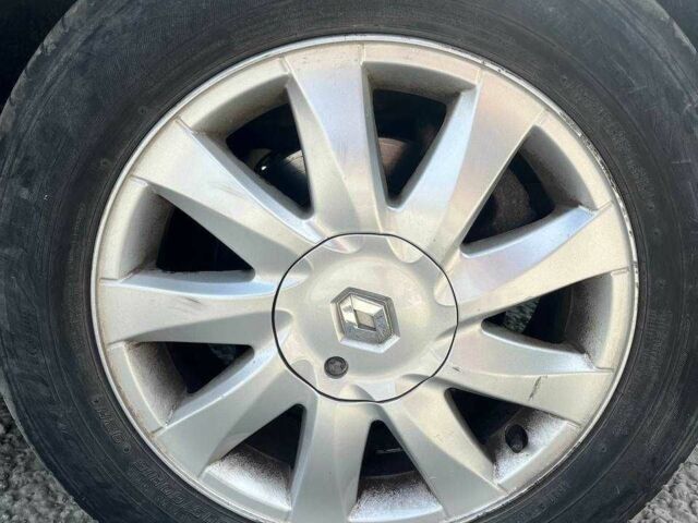 Рено Сценик II 2006 в Днепре (Днепропетровске) на Automoto.ua Серый Рено Сценик II, объемом двигателя 1.6 л и пробегом 221 тыс. км за 5300 $, фото 10 на Automoto.ua