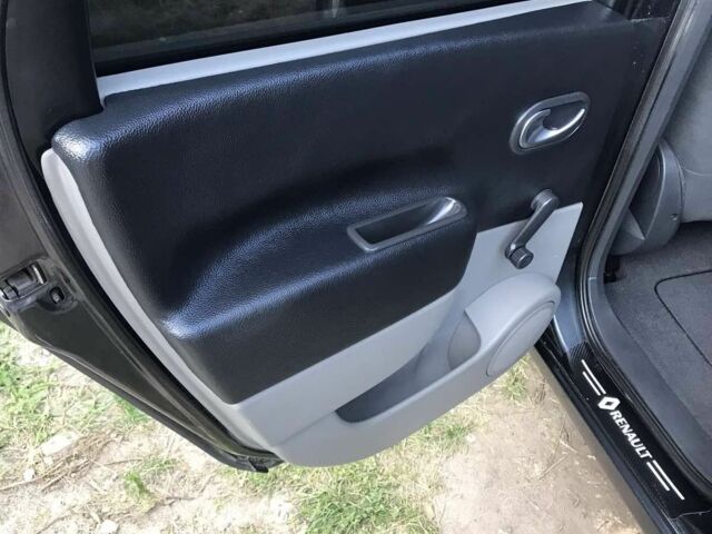 Рено Сценік II 2006 у Житомирі на Automoto.ua Сірий Рено Сценік II, об'ємом двигуна 1.5 л та пробігом 345 тис. км за 4300 $, фото 10 на Automoto.ua