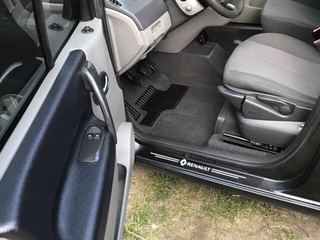 Рено Сценік II 2006 у Житомирі на Automoto.ua Сірий Рено Сценік II, об'ємом двигуна 1.5 л та пробігом 345 тис. км за 4300 $, фото 13 на Automoto.ua