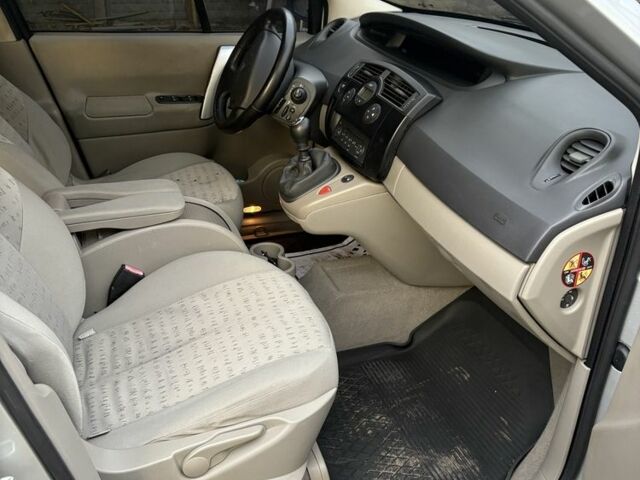 Серый Рено Сценик II, объемом двигателя 1.5 л и пробегом 288 тыс. км за 4800 $, фото 7 на Automoto.ua