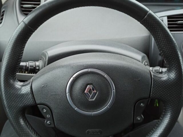 Рено Сценік II 2006 у Житомирі на Automoto.ua Сірий Рено Сценік II, об'ємом двигуна 1.5 л та пробігом 345 тис. км за 4300 $, фото 2 на Automoto.ua