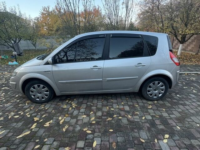 Серый Рено Сценик II, объемом двигателя 1.5 л и пробегом 288 тыс. км за 4800 $, фото 3 на Automoto.ua