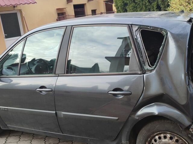 Серый Рено Сценик II, объемом двигателя 2 л и пробегом 418 тыс. км за 1600 $, фото 3 на Automoto.ua