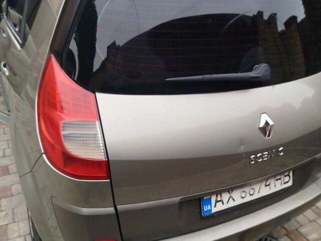 Серый Рено Сценик II, объемом двигателя 1.6 л и пробегом 246 тыс. км за 4800 $, фото 3 на Automoto.ua