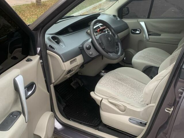 Сірий Рено Сценік II, об'ємом двигуна 1.6 л та пробігом 210 тис. км за 5300 $, фото 7 на Automoto.ua